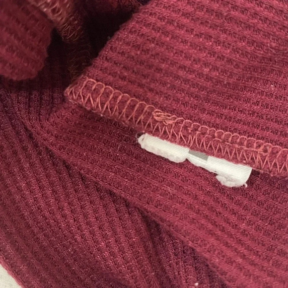 HOLLISTER ribbed semi-cropped long sleeve top M - Picture 4 of 6